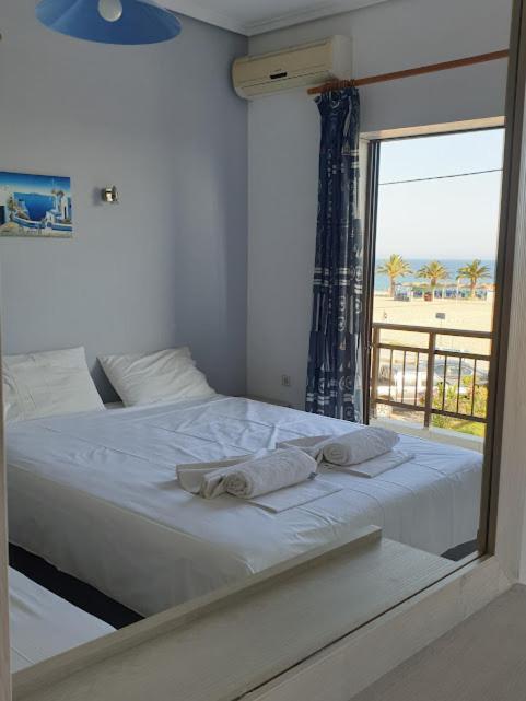 Blue Horizon Apartment *